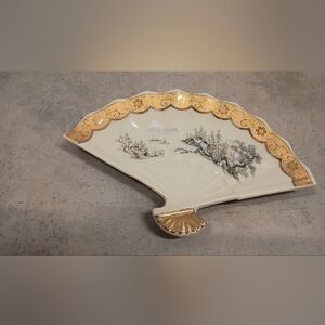 Elegant Gold and Cream Fan-Shaped Decorative Plate